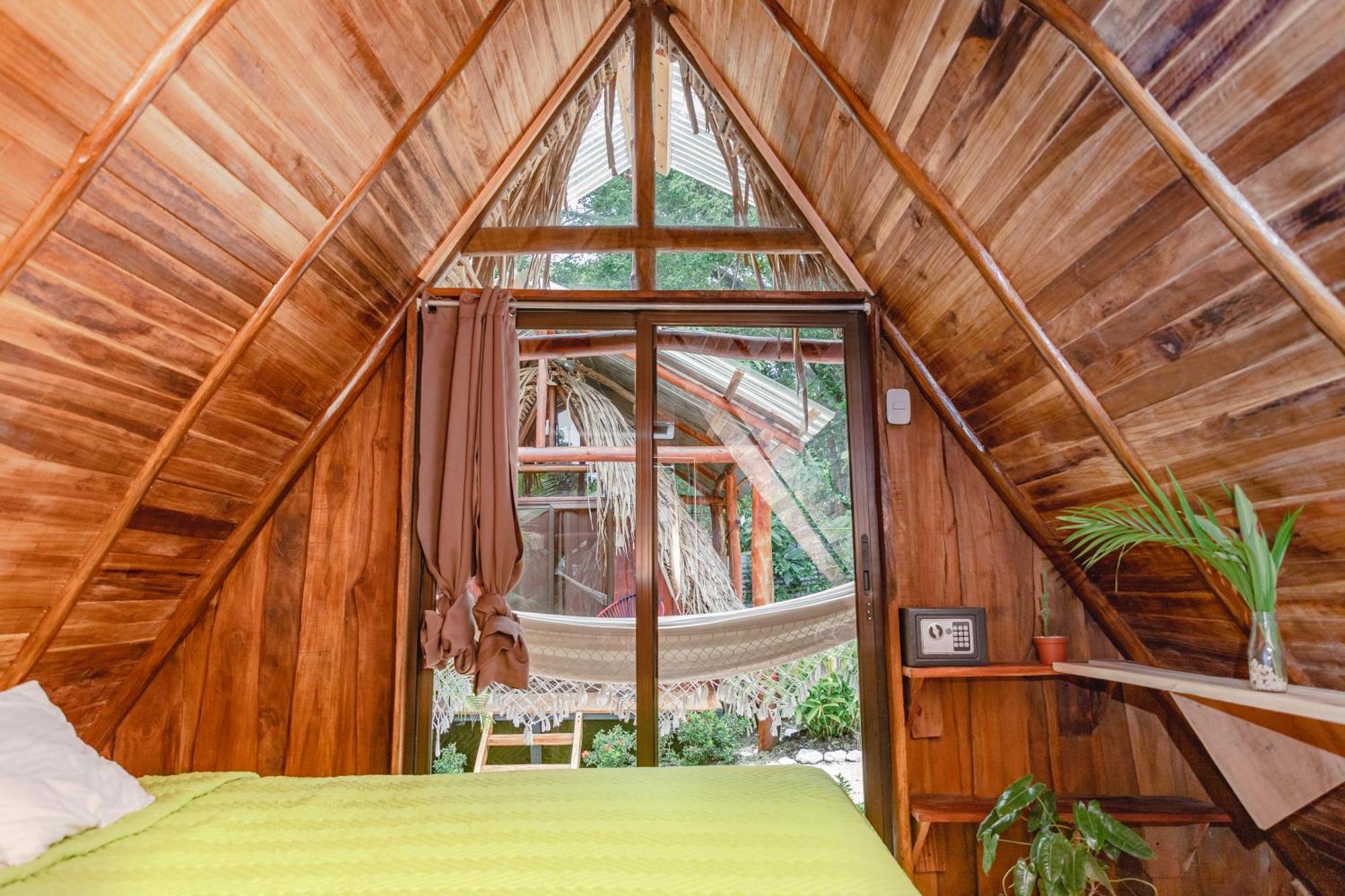 El Gato Rojas Surf Hostel Playa Santa Teresa  Dış mekan fotoğraf