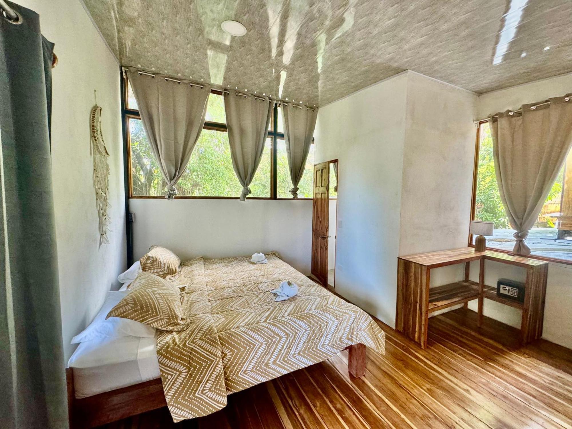 El Gato Rojas Surf Hostel Playa Santa Teresa  Dış mekan fotoğraf
